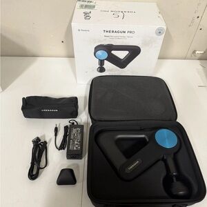 Therabody Theragun Pro - Black and Blue